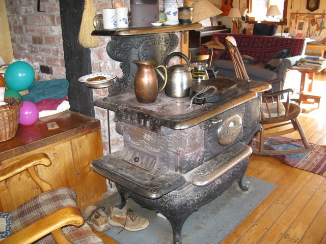 Kitchen wood stove